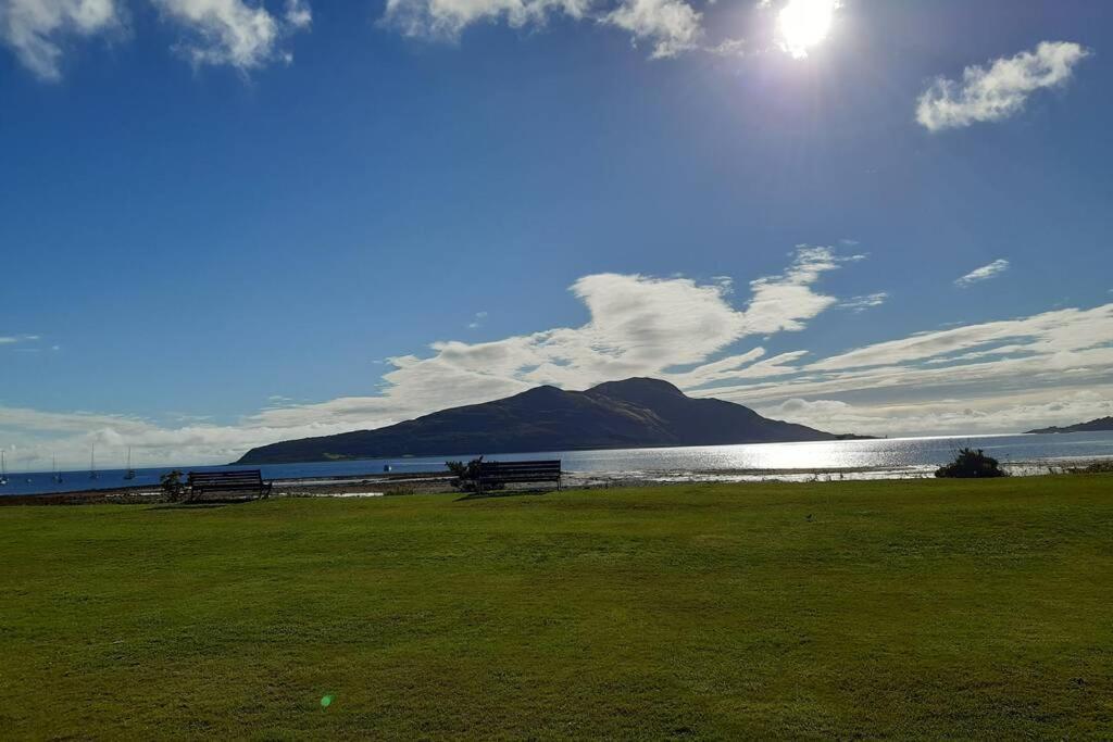 Cosy Cottage With Sea Views Close To Local Shops. Lamlash Exteriér fotografie