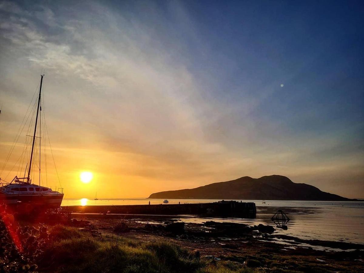 Cosy Cottage With Sea Views Close To Local Shops. Lamlash Exteriér fotografie